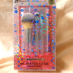 It! Limited Edition "heavenly lux" 3pc brush set w/ storage bag